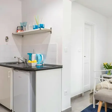 One Bedroom Property With Wifi At Semesterbostad Split