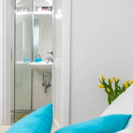 One Bedroom Property With Wifi At *