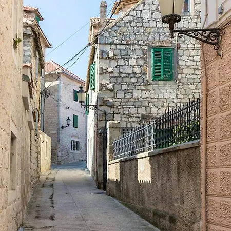 One Bedroom Property With Wifi At Semesterbostad Split