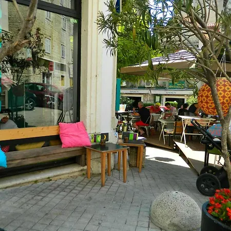 One Bedroom Property With Wifi At * Split