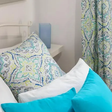 One Bedroom Property With Wifi At Prázdninový dům *
